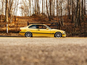mooie 1995 E36 BMW M3 coupé – Dakar Gelb